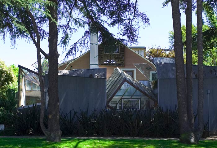 Фрэнк Гери (Frank Gehry): Gehry Residence, Santa Monica, California, USA, 1978